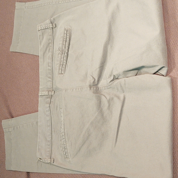 Grey old navy pixie pants - Picture 3 of 3